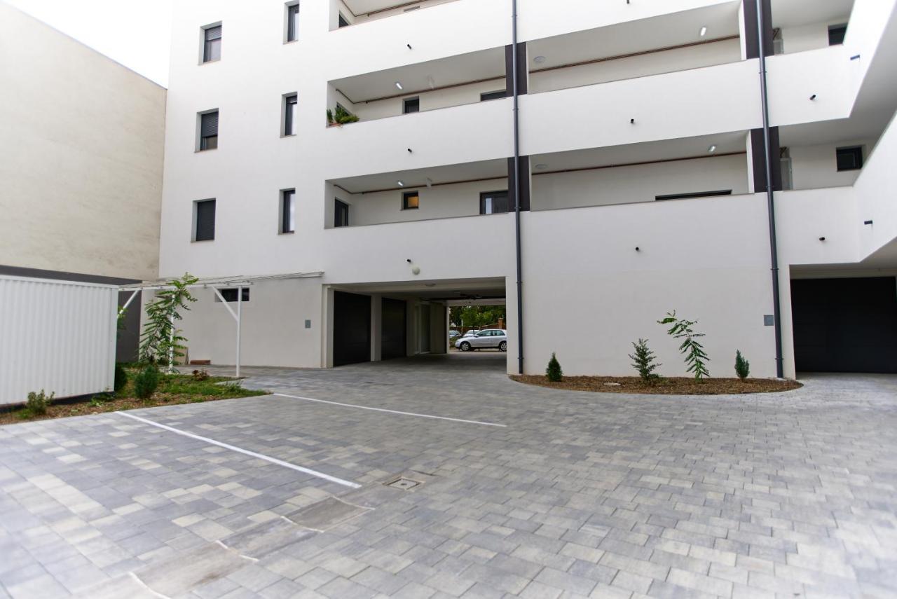 דירות Starlight Bronze Szeged- Exclusive מראה חיצוני תמונה